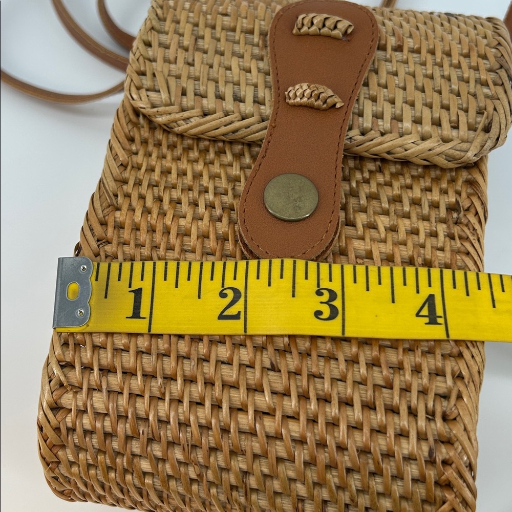 Elegant Brown Woven Rattan Cellphone Crossbody Bag Inside Boho Lining Travel - Picture 7 of 10